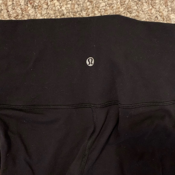 Lululemon - Picture 3 of 4